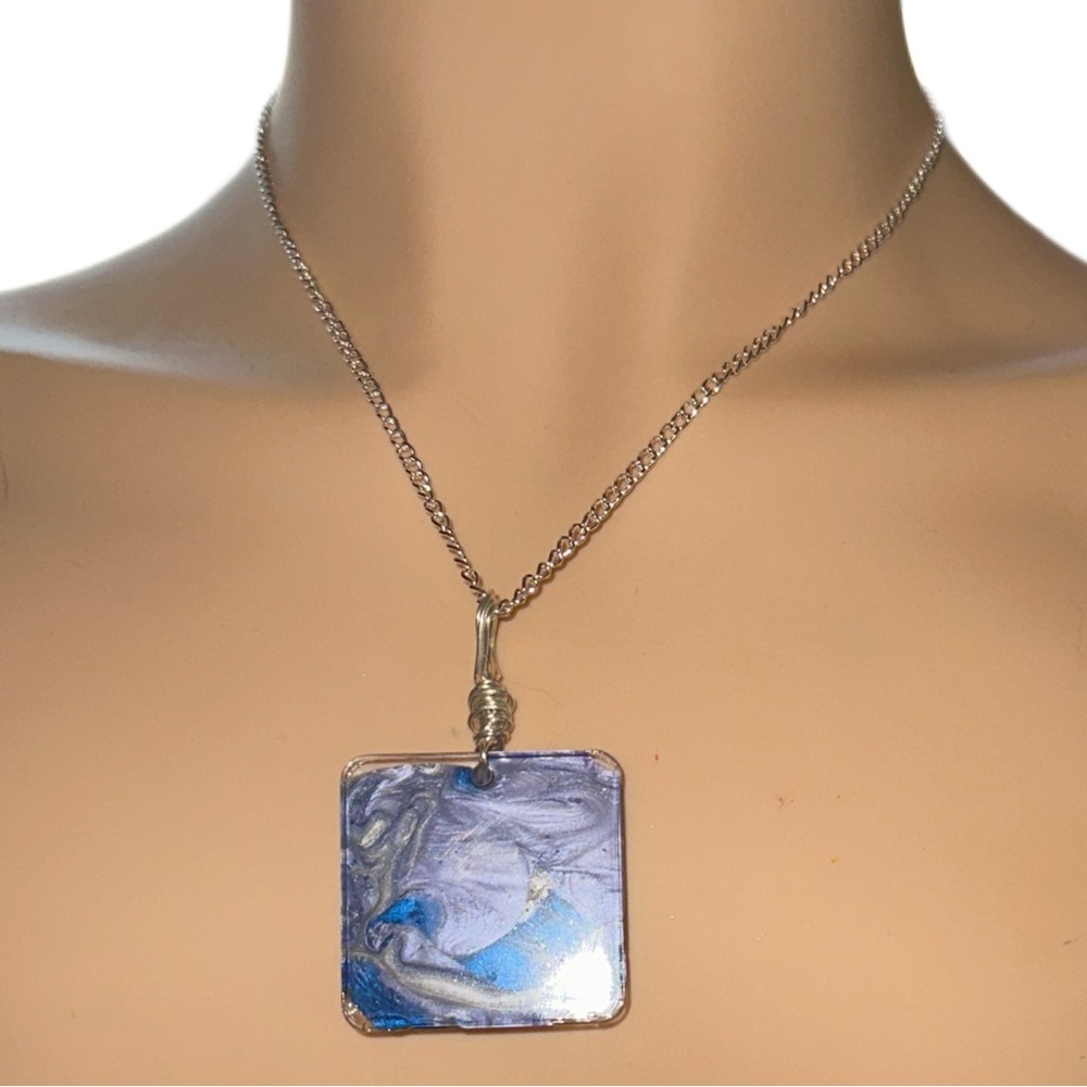 Abstract Square Pendant & Chain - Picture 1 of 6